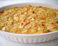 Poires rôties aux amandes, sauce caramel au beurre et à la vanille