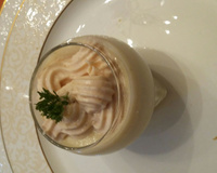 Crèmes d'asperges et chantilly de saumon fumé