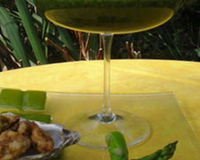 Gaspacho d'asperges vertes des Landes, huîtres Arcachon Cap Ferret en tempuras, crème légère au caviar d'Aquitaine