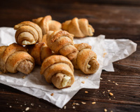 Petits croissants potimarron, noisettes et fourme d'Ambert