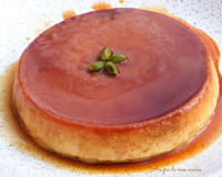 Flan à l'orange et poudre de pistache