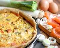 Une recette délicieuse de la tarte aux poireaux et au saumon fumé à accompagner avec une belle salade par exemple.