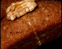Cake moelleux aux noix croquantes et miel