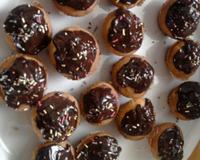 Des cupcakes au bon goût de vanille et une délicate pointe de chocolat.
