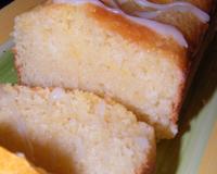 Cake moelleux et très parfumé; le goût du citron éclate en bouche.