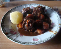 Carbonnade flammande et ses pommes de terre caquettes