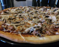 Pizza maison au thon et champignons