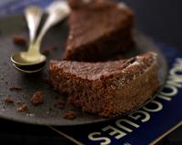 Un délicieux fondant au chocolat, extrêmement fondant et gourmand... Une recette exceptionnelle à réaliser d'urgence pour toutes les envies de chocolat !