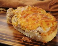 Toasts à l'Epoisses Berthaut pour un apéro parfait !
