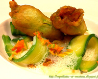 Tempura de fleurs de courgettes farcies au risotto, blanc de seiches, mini-courgettes et écume de parmesan
