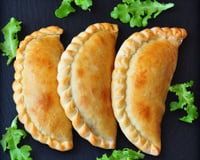 Mini-calzone farcis à la mozzarella, jambon et ricotta