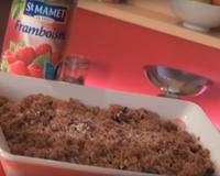 Chaleur, saveur et authenticité avec ce crumble aux fruits rouges et aux pommes. Un plaisir à partager en toutes saisons.