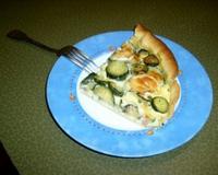 Une tarte légère et fondante à souhait . Mariage réussi entre le fondant et la douceur de la courgette et le goût plus prononcé du fromage de chèvre.