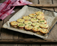 Transformez vos toasts en sapin de mini croques pour un apéro de Noël original