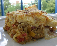 Que faites-vous de votre pain rassi ?Voici une belle variante salée autre que le pain perdu à la française.Les tranches de pain disposées sur le gratin prennent une belle…