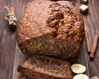 Un cake délicieux qui pourra être servi aussi bien au petit déjeuner qu'au goûter.
