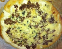 pizza bianca viande hachée roquefort  crème râpé poivre