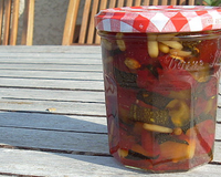 C'est la saison des confitures, pour changer, essayez avec des légumes. Ce mélange courgettes-poivrons est un complément original d'une tartine de chèvre frais servie…