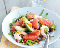 Salade d'avocat Hass du Pérou, pamplemousse grenade et crevettes