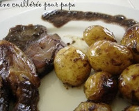 Gigot d'agneau en croûte de tapenade, pommes de terre confites