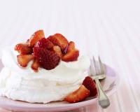 La pavlova : histoire et recette d’un dessert léger comme un tutu