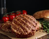 Un steak haché équivalent à 4 kg de légumes ? Que vaut vraiment Féroce, vu dans Qui veut être mon associé