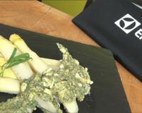 Une version très gourmande des asperges à la vinaigrette.