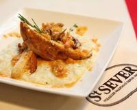 Vendredi : C'est juste toi et moi autour d'un duo de pintade et écrevisses, riz crémeux au parmesan.Recette réalisée par le Chef Julien Duboué à l`occasion du Salon du…