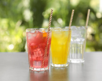 Vous pensiez vous rafraîchir ? Méfiez-vous ces boissons vous poussent à grignoter !