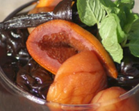 Salade de Pruneaux d'Agen, abricots et oranges au vin de Bordeaux