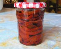 On a toujours besoin de tomates confites, pourquoi ne pas les faire vous-même, c'est tellement facile.