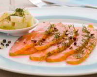 Saumon Gravlax comme dans les pays scandinaves