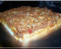 Une savoureuse pizza bien garnie avec un reste de sauce bolognaise maison !