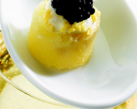 Jolie présentation pour cette recette Labeyrie de rattes farcies aux oeufs et caviar... Visitez le site Internet Caviar Labeyrie.