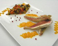 Filets de rougets au coulis de mangue et Arlequin de légumes