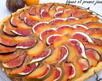 Tarte à la crème de noisettes, figues & prunes jaunes