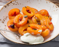 Abricots rôtis et blanc manger aux amandes
