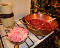 Confiture de cerises aux pétales de rose