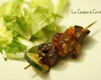 Une brochette de produits tripiers... en toute convivialité ! A tester absolument, certains réfractaires aux abats risquent de se faire prendre à aimer ça !