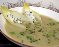 Potage aux chicons et roquefort