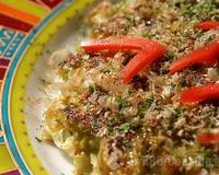 L'okonomiyaki est une crêpe salée japonaise à base de chou.