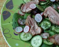 Une salade d'agneau aux saveurs asiatiques. Une recette proposée par Pascale du blog 'C'est moi qui l'ai fait'.