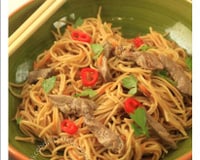 Nouilles chinoises et émincés d'agneau