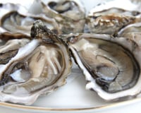 Faut-il croquer une huître ou non ? Un médecin répond !