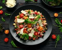 Cet ingrédient inattendu va transformer votre banale salade en un plat ultra gourmand
