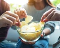 Ne jetez plus cet élément de vos boîtes à chaussures, il peut sauver vos sachets de chips entamés