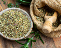 Herbes de Provence : que retrouve-t-on exactement dans ce mélange ?