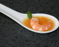Des crevettes marinées dans un mélange original, une présentation conviviale qui ravira vos invités.
