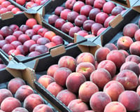 Rappel produit chez Carrefour : ces pêches et nectarines ne doivent pas être consommées en raison d'un risque de contamination chimique