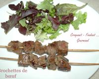 Pour un repas improvisé et vite fait, rien de mieux qu'un petit barbecue,voici quelques brochettes à manger sur la terrasse, à l'abri du soleil.